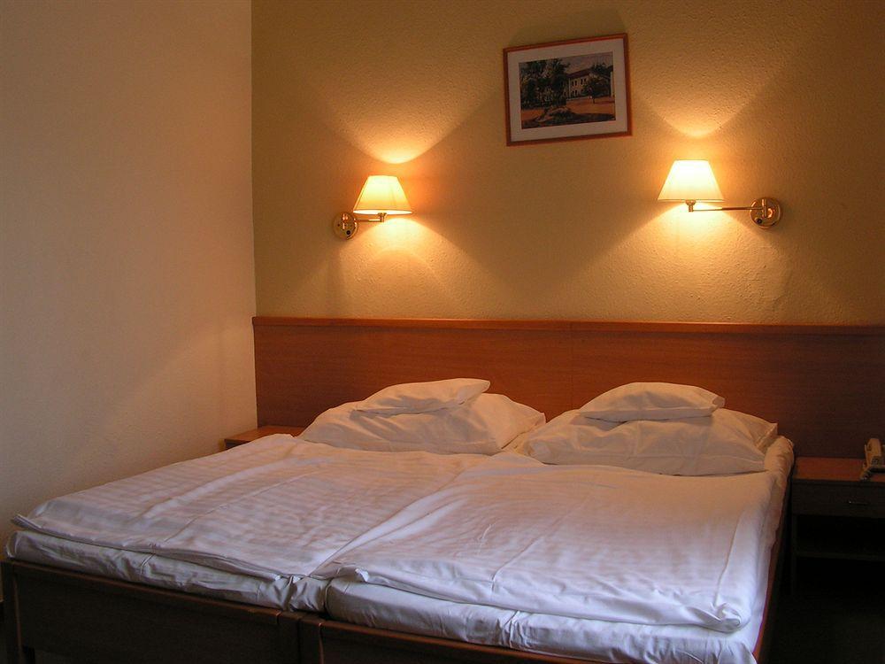 Hunguest Helios Heviz Hotel Exterior photo