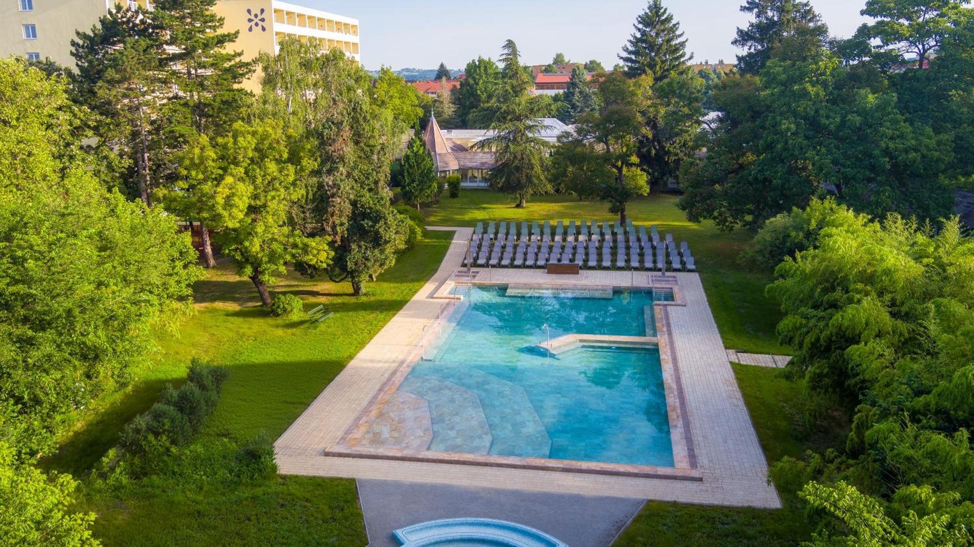 Hunguest Helios Heviz Hotel Exterior photo