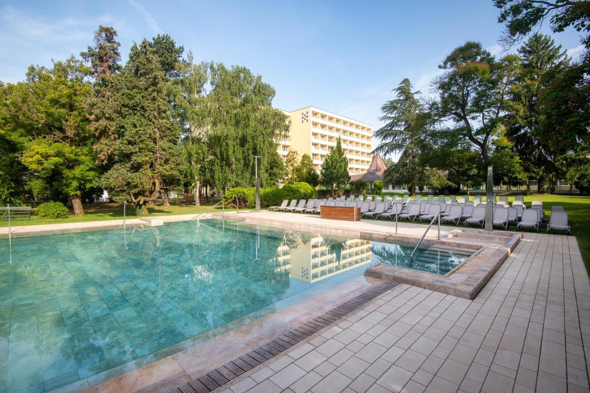 Hunguest Helios Heviz Hotel Exterior photo